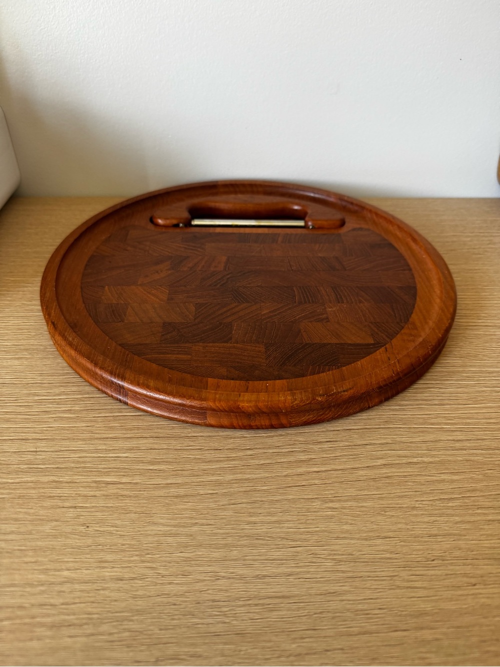 Nissen Denmark Round Wooden Board in Warm Brown